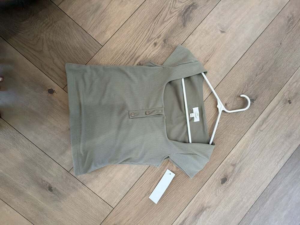 Live in the Moment Ribbed Cap Sleeve Henley Crop Top in Sage